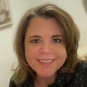 Meet your Posher, Marnie